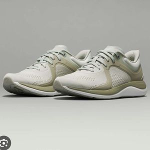 lululemon Chargefeel Low